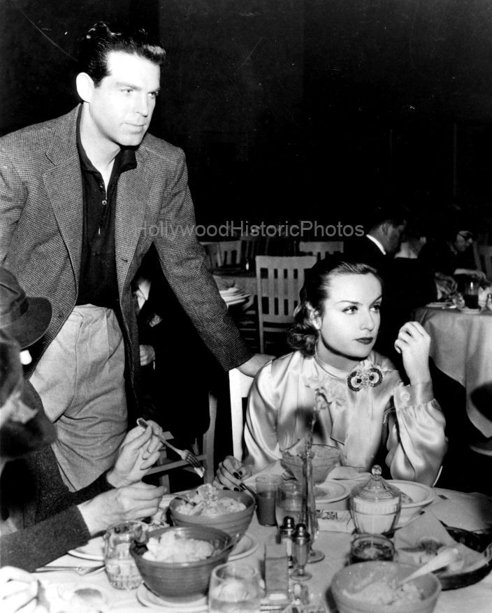 Fred MacMurray 1936 2 With Carole Lombard wm.jpg